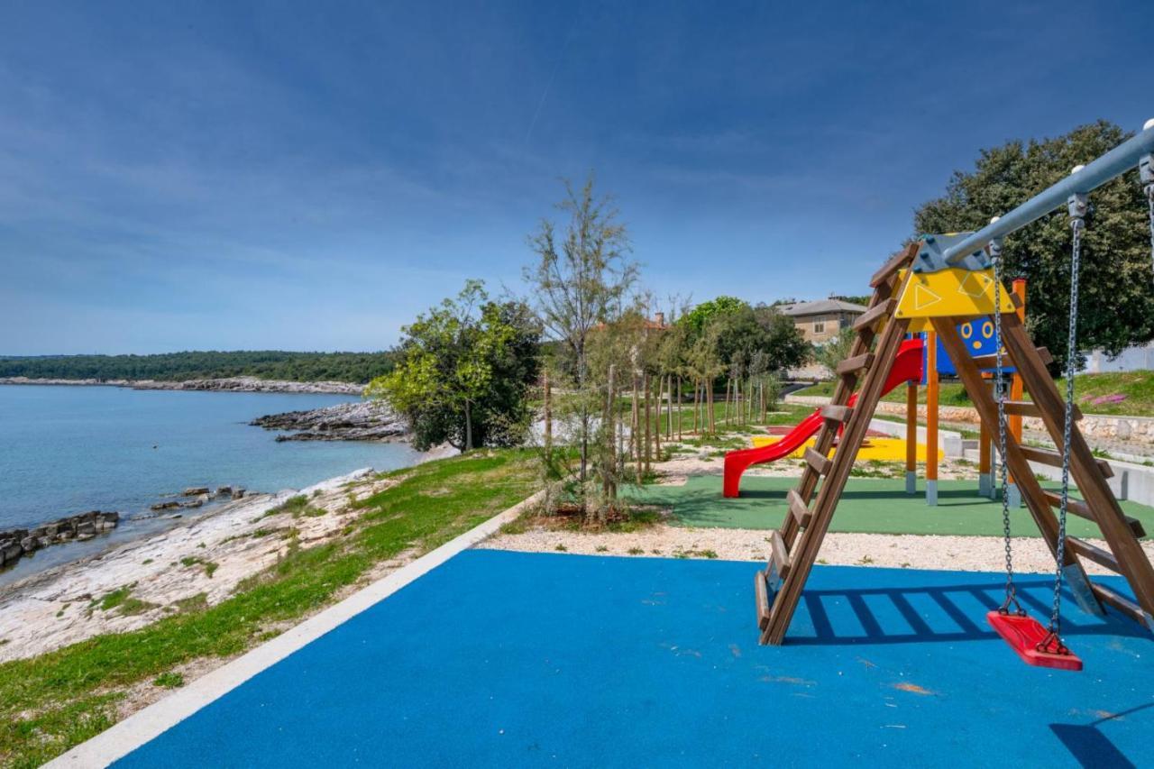 Apartman Lidija Koromačno Exterior foto