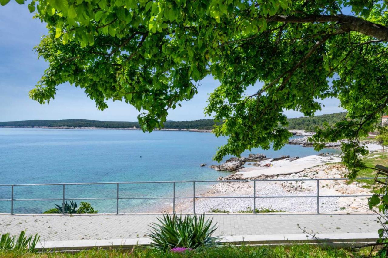 Apartman Lidija Koromačno Exterior foto